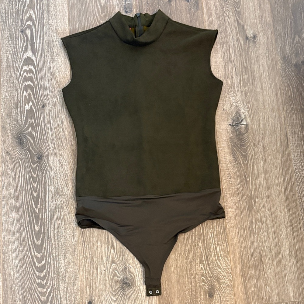 SPANX Green Suede Bodysuit and Skirt Set size m - Picture 3 of 5